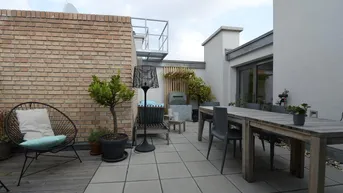 Expose Architektenjuwel im Dachgeschoss mit privater Terrasse – stilvoll, selten, einzigartig
