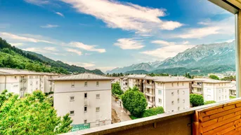 Expose Dachgeschossjuwel in Wattens mit Panoramablick, Balkon &amp; Ofen – geringe Betriebskosten