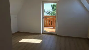 Expose 3 1/2 Zimmer Mansardenwohnung mit besonderem Charme, Gartenmitbenützung, Balkon überdacht,
