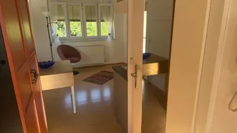 Expose Helle kleine Wohnung für div, Gewerbe, Paxisraum