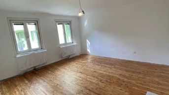 Expose Ab April! Ein lichtdurchflutetes provisionsfreies Schmuckstück! Alleine/Familie/WG/Büro - Was darf es sein?