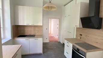 Expose Geräumige Wohnung für Ihre Familie oder Vermietung als Anleger - Hier werden sie fündig! In Komplettrenovierung bis Ende März!