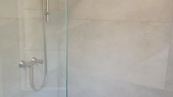 Expose Neu renovierte 2,5 Zimmer-OG-Wohnung mit neuer EBK und Balkon in Graz - inklusive Tiefgaragen-Parkplatz