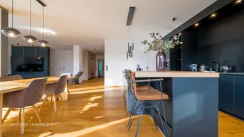 Expose LEOMBACH – 500 m2 Exklusives Haus mit Gewerbehalle - Modernes Wohnen und Arbeiten vereint