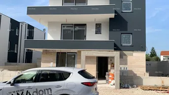 Expose Haus Neubau mit zwei Wohnungen. Medulin!