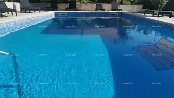 Expose Haus ZU VERKAUFEN: Renoviertes Haus mit Pool und großzügigem Grundstück von 3865 m² nahe Buzet!