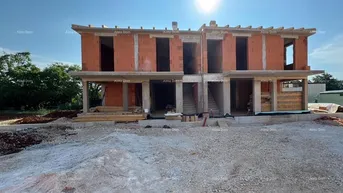 Expose Wohnung Verkauf - Wohnungen im Bau, 400 m vom Strand und Meer entfernt, Nähe Novigrad!