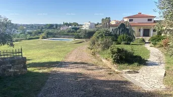 Expose Haus POMER, erste Reihe zum Meer, ein Haus mit Baugrundstück und einem Projekt für eine Luxusvilla