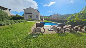Expose Haus Geräumiges Haus mit Pool in Sveti Lovreč - das perfekte Zuhause für die Familie