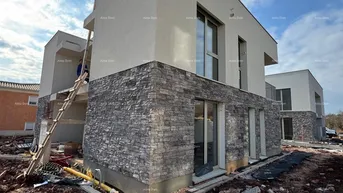 Expose Wohnung Wohnung zum Verkauf in einem neuen Gebäude, 5 Minuten vom Strand entfernt, Umag!