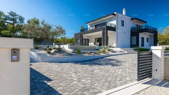 Expose Haus Schöne Villa mit Pool zu verkaufen, Barban