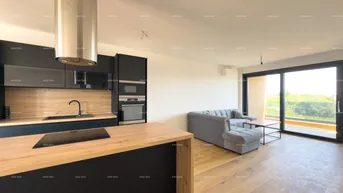 Expose Wohnung Geräumige Wohnung in Pula mit drei Schlafzimmern und modernen Annehmlichkeiten in der Nähe des Stadtzentrums