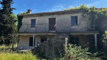 Expose Haus Verkauf eines Hauses mit Scheune und Grundstück in der Nähe von Barban!