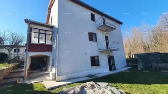 Expose Haus Schönes 3-stöckiges Haus mit 3 Wohnungen zu einem realistischen Preis.