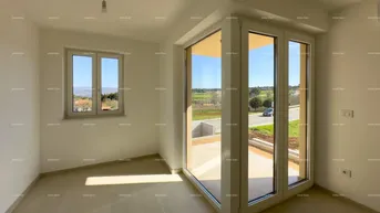 Expose Wohnung Wir verkaufen eine Wohnung mit großem Garten in Barban.