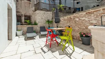 Expose Wohnung Einzimmerwohnung im 1. Stock und ein Zimmer mit Bad im Erdgeschoss mit gemeinsamer Terrasse