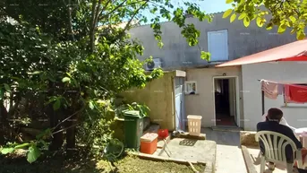 Expose Haus Pula! Erdgeschosswohnung mit großem Garten und Terrasse.