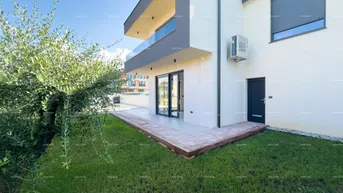 Expose Haus Wir verkaufen eine Doppelhaushälfte mit Pool und Garage