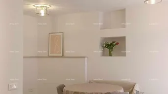 Expose Wohnung Verkauf einer neu eingerichteten Wohnung mit Parkplatz im Zentrum, Tar, Poreč!