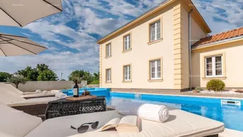 Expose Haus Villa mit Pool zu verkaufen, in der Nähe von Barban