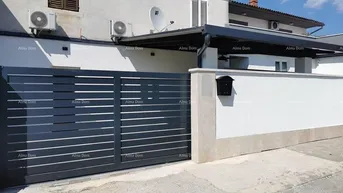 Expose Wohnung Zum Verkauf steht eine komplett renovierte Wohnung in Pula