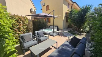 Expose Wohnung Zu verkaufen: Wohnung mit großem Garten, Jacuzzi und überdachter Terrasse in Banjole!