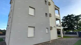 Expose Wohnung Verkauf einer möblierten Wohnung mit Parkplatz an ausgezeichneter Lage, Fažana!