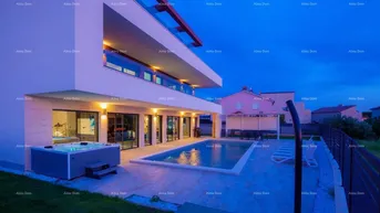 Expose Haus Moderne Villa mit Pool und Meerblick in Premantura