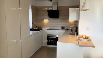 Expose Haus Mediterranes Haus mit Pool und Meerblick, Raša