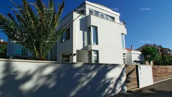 Expose Haus Zu verkaufen – Luxuriöse Villa 60 m vom Meer entfernt, Sandbucht