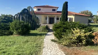 Expose Haus POMER, erste Reihe zum Meer, ein Haus mit Baugrundstück und einem Projekt für eine Luxusvilla