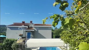 Expose Haus ZU VERKAUFEN: Renoviertes Haus mit Pool und großzügigem Grundstück von 3865 m² nahe Buzet!