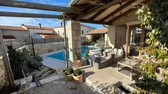Expose Haus Wunderschönes rustikales Haus mit Pool und kleinerem Gebäude