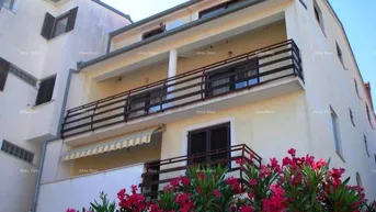 Expose Haus Sale of a large, beautifully decorated house with office space and 3 separate apartments, Veruda . Pula!