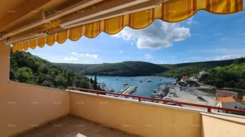 Expose Wohnung Apartment mit freiem Blick auf die Bucht und das Meer.