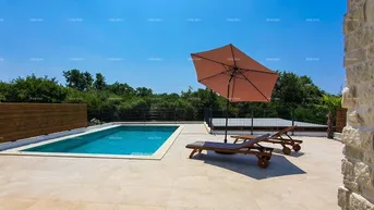 Expose Haus Hochparterre-Haus mit Pool zu verkaufen, Barbariga