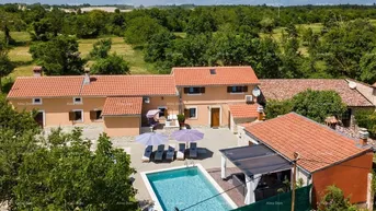Expose Haus Villa mit Pool zu verkaufen, Žminj.