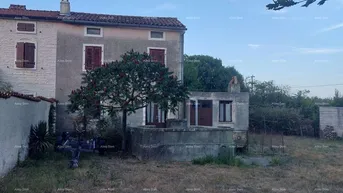Expose Haus Zu verkaufen: Steinhaus mit Brunnen – Nähe von Barban
