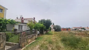 Expose Haus Haus zu verkaufen. Peroj.