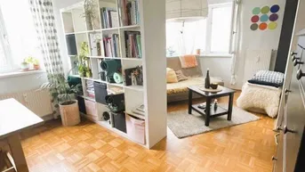 Expose Helle 2-Raum-Wohnung mit großem Wohnbereich und separater Küche direkt im Stadtzentrum!