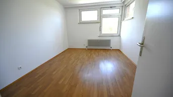 Expose Viel Platz zum Wohnen! 5-Raum-Wohnung mit separater Küche und Balkon!