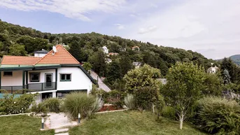 Expose Exklusives Einfamilienhaus zur Vermietung: Traumhafte Wohnidylle mit großem Garten und Pool!