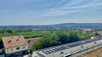 Expose Neubau Erstbezug Gemütliche Zwei Zimmer Wohnung mit Balkon und wunderschönem Fernblick