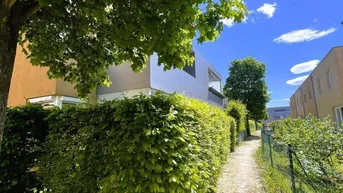 Expose Wohnung mit großer Loggia in ruhiger Grünlage – ideal für Singles oder Paare!