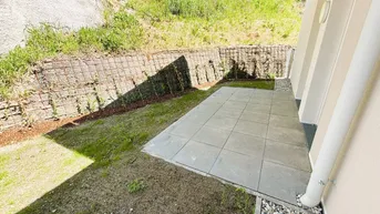 Expose Erstbezug - 3-Zimmer-Wohnung mit Balkon und kleinem Eigengarten – ideal für Familien und Naturliebhaber