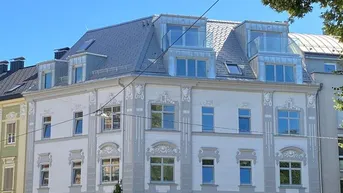 Expose Wohnung mit Penthouseflair! 3 Raum Dachgeschoß-Maisonettewohnung mit 2 Dachterrassen