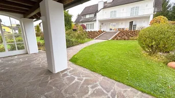 Expose Geschmackvolles Wohnhaus mit Büroeinheit, Garten &amp; Pool im Zentrum von Neumarkt