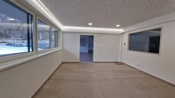 Expose Bürofläche mit Klimatisierung, WC getrennt (D/H), viel Licht und Parkplatz