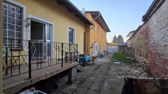 Expose Mehrfamilienhaus mit großem Grundstück 15 Minuten von der Wiengrenze..Pferdehaltung möglich...