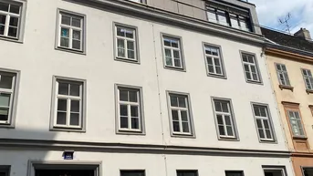 Expose Helle 2-Zimmer-Neubauwohnung mit Altbauflair im Siebten